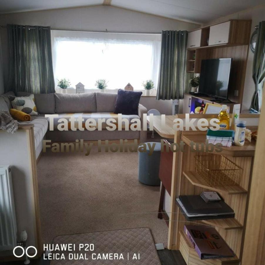 Tattershall Lakes Family Holiday Hot Tub Break Bed & Breakfast Exterior photo