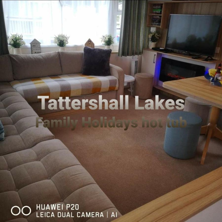 Tattershall Lakes Family Holiday Hot Tub Break Bed & Breakfast Exterior photo