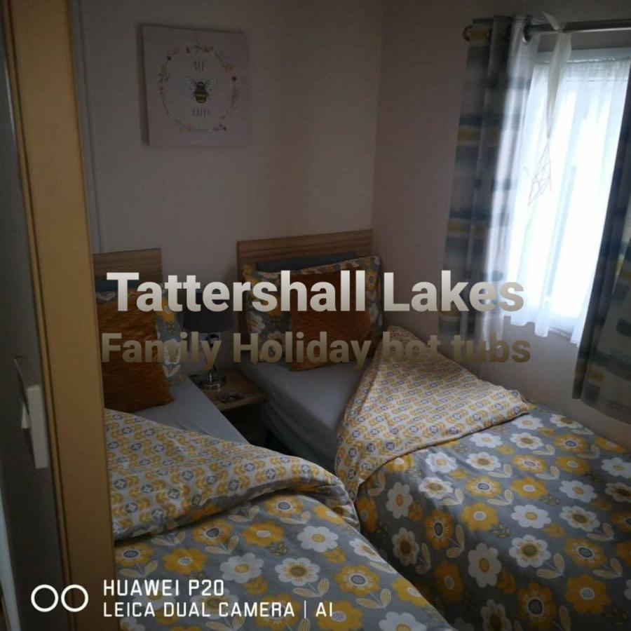 Tattershall Lakes Family Holiday Hot Tub Break Bed & Breakfast Exterior photo